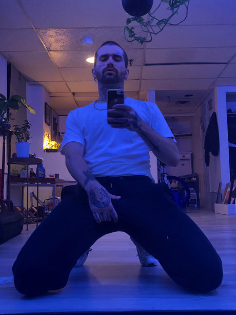 CartierHartt model hd pics