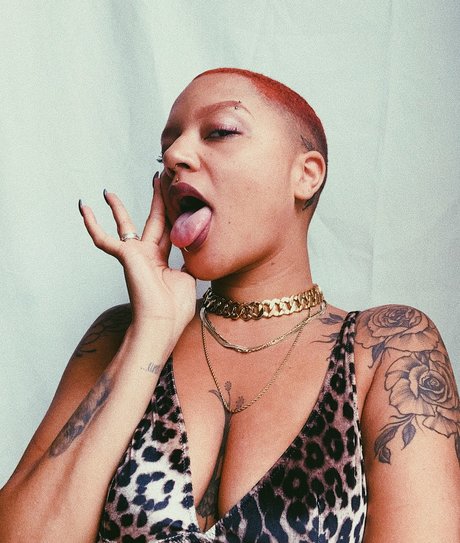 MilaVanillaa star porn images