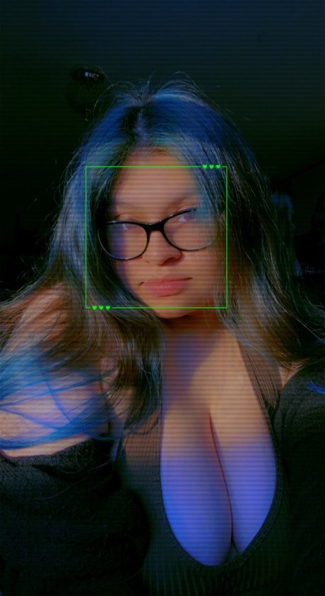 Cara Arizpe model naked picture