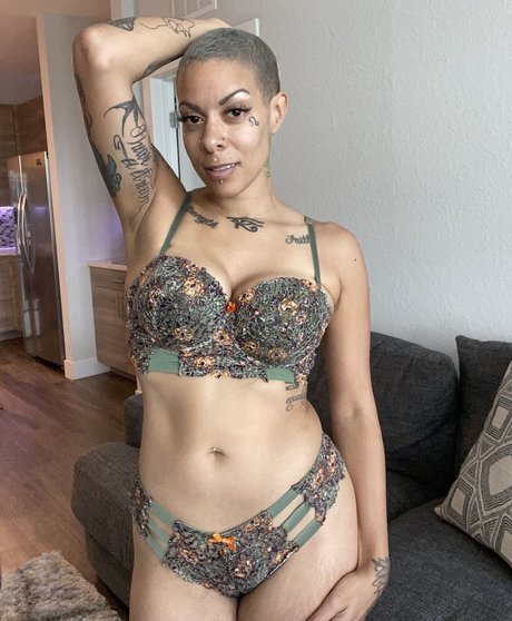 Jeanie Marie erotic actress pic