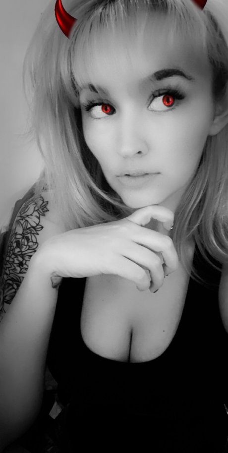 Dixie Vee_ star perfect galleries