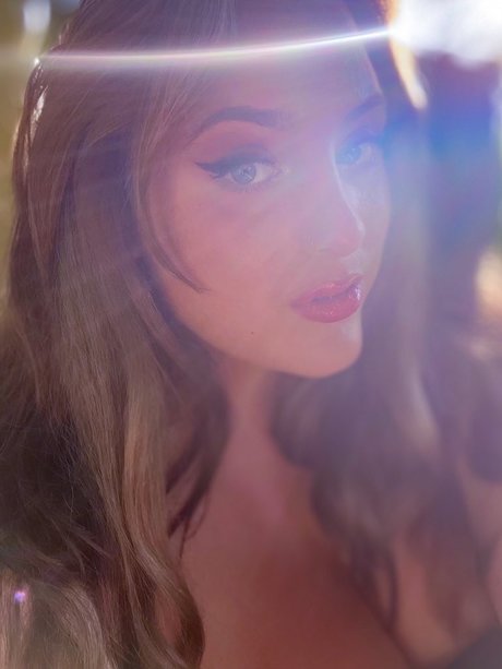 Miss Lace xxx actress photos