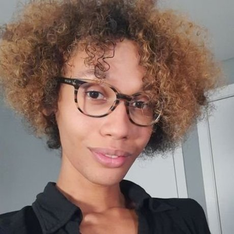 Bottom Boi Koko star perfect photos