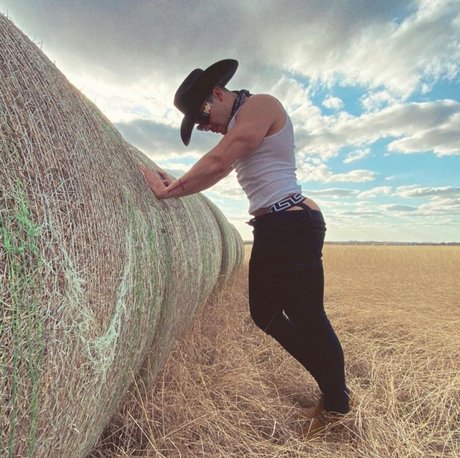 Ivanfit pornstar naked picture