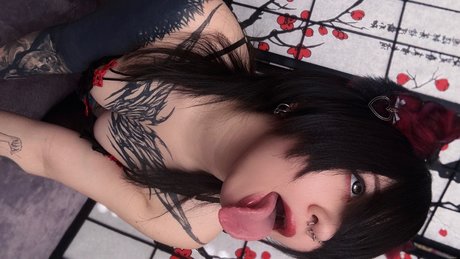 Filipina long tongue queen_ perfect star img