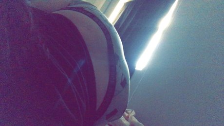 Jenni_ naked model pic