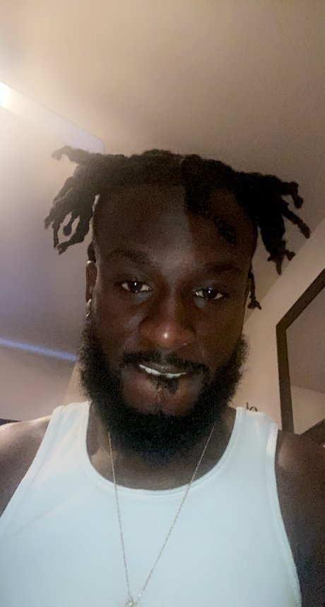 Russell da luv muscle top actress pic