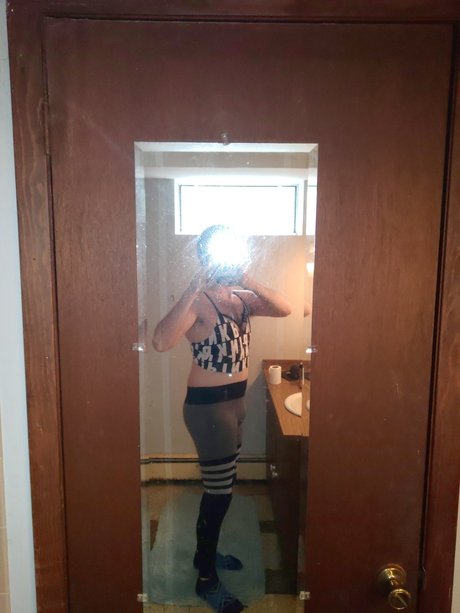 Miranda Starr sexy actress image