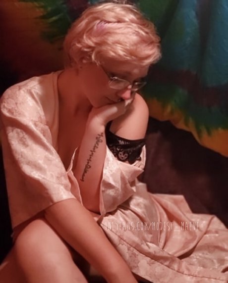 Modest Maeve pornstar pretty gallery