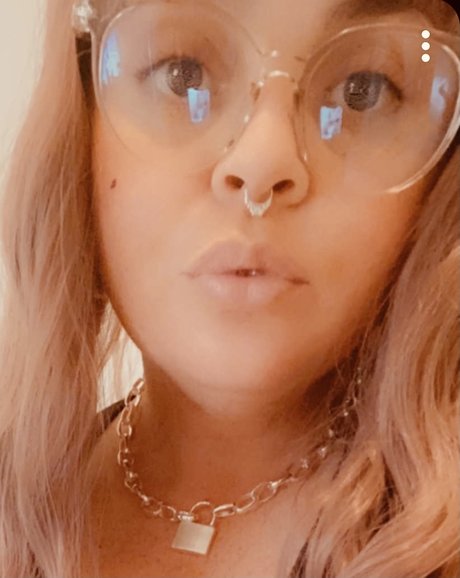 HotwifeSarah star art picture