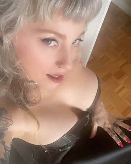 Muffy Slayer hd model photos