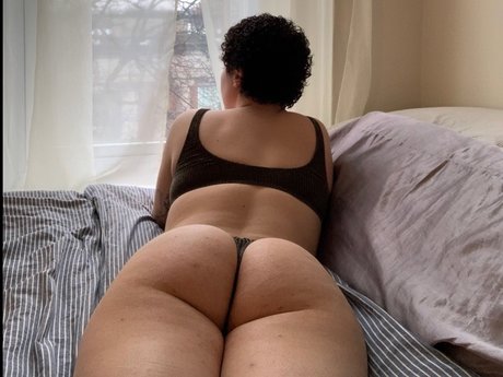 Italian Rose model art picture