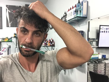 TRAVELING TATTOO ARTIST nudes model gallery