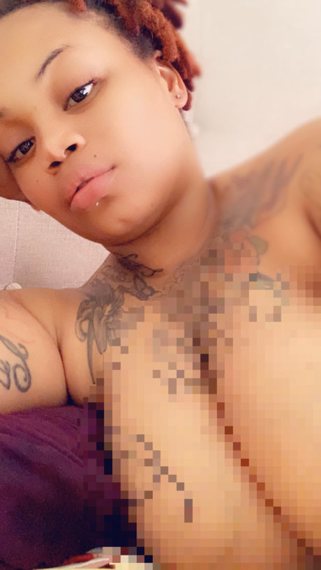 KarmaKreme exclusive star photo