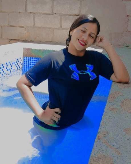 small onlyfans top pictures