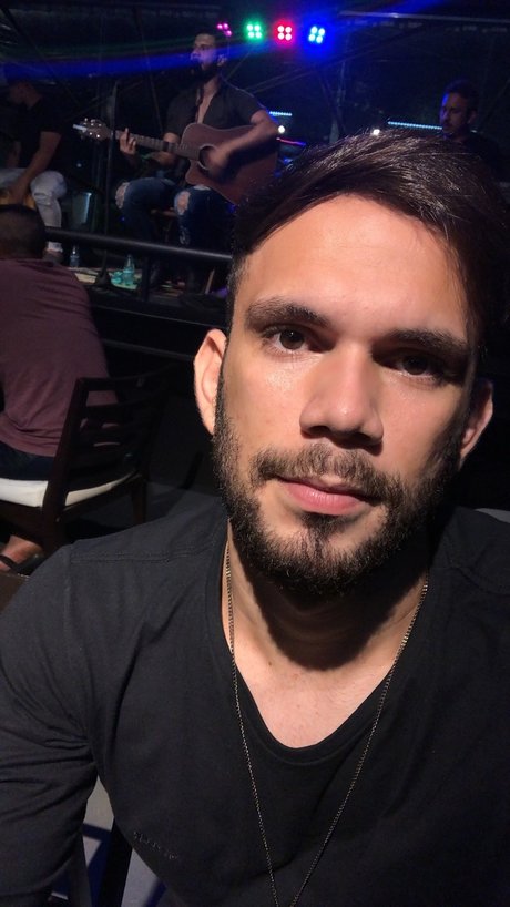 Jandeson Moreira naked model img