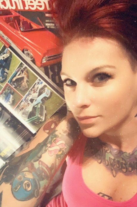 Asena Redd model adult img