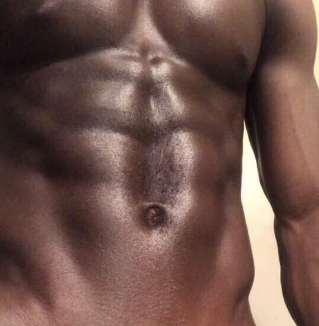 James Xavi hot actress pic