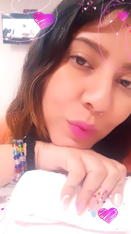 GeraidaH model naked picture