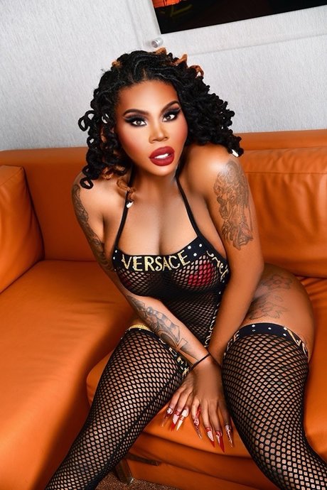 TsMonicaCoxx pornstar hd pictures