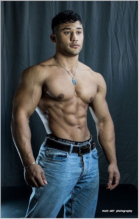 Momophysique star free pics