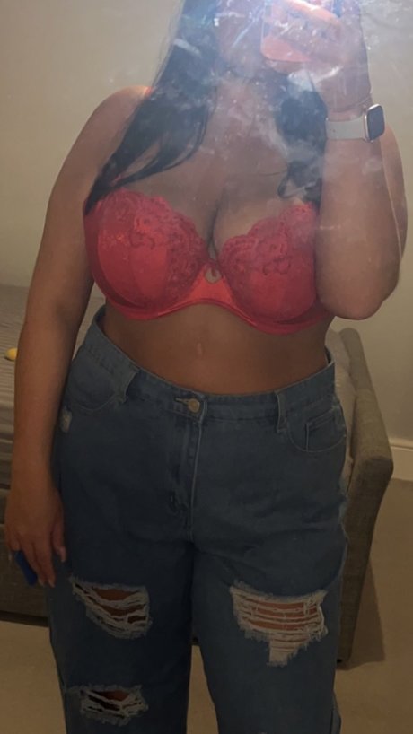 Sexy mom olivia star img