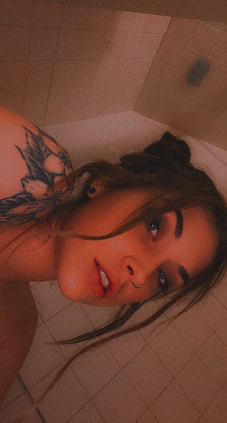 MollyPopz sex actress picture