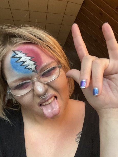 The Heirothot hot actress gallery