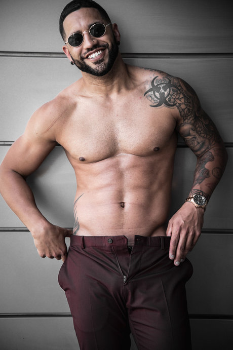 GUELO high quality star photos