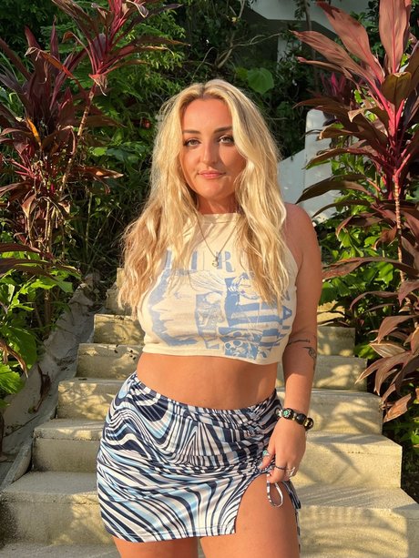 Gibby model pretty picture