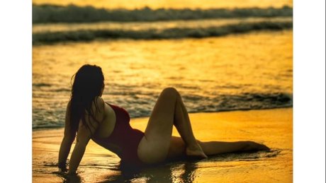 Rouxie FREE PAGE erotic pornstar archive