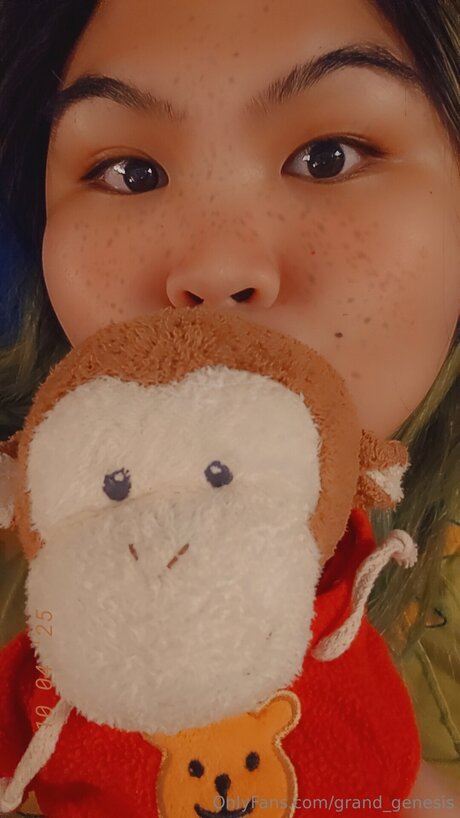 Genesis Green model top img