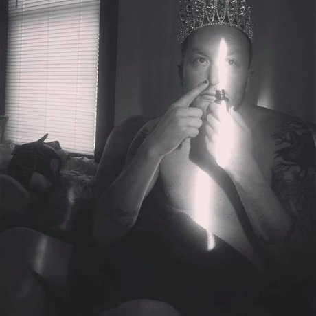 Harrie Cum hot naked actress pics