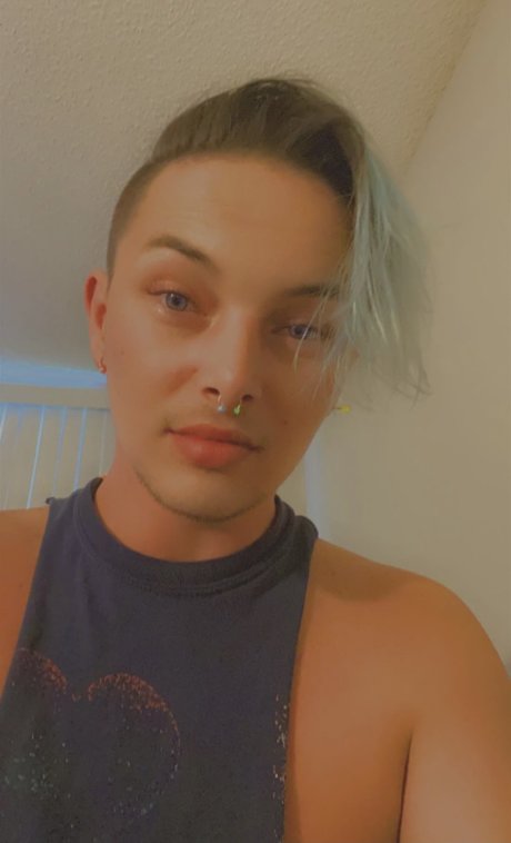 Vers69_ adult actress galleries