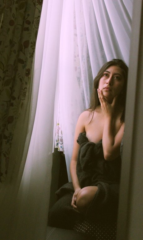 Mrs Darcy model pretty img