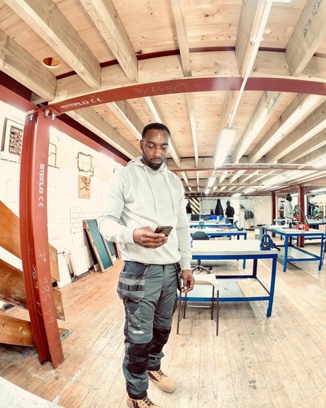 MR LONDON PLUMBER sex model pic