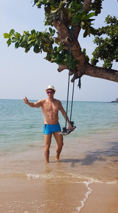 MrHotStuff high quality actress gallery