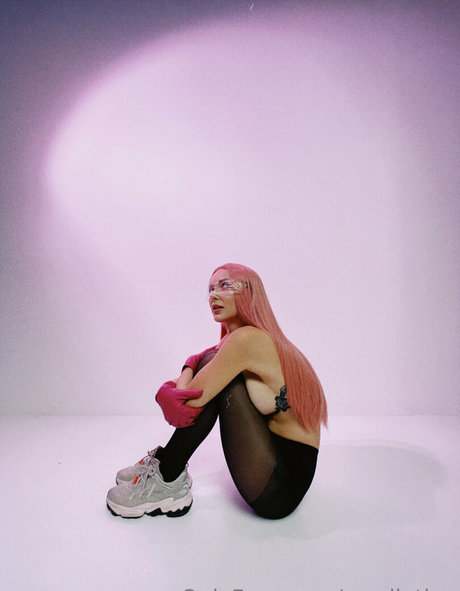 scarlletlee naked actress img