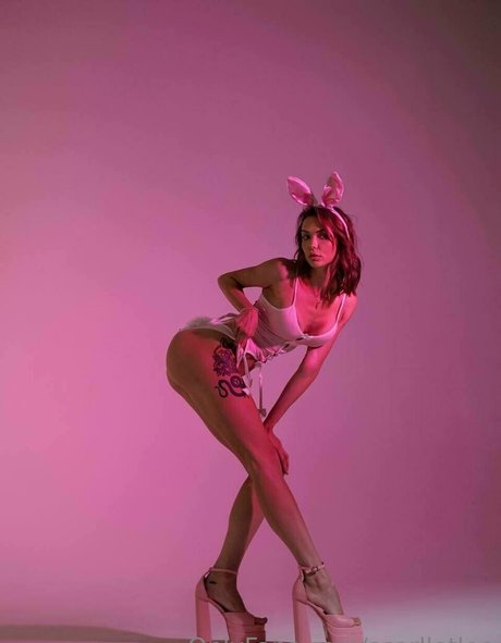 scarlletlee pornstar naked photos