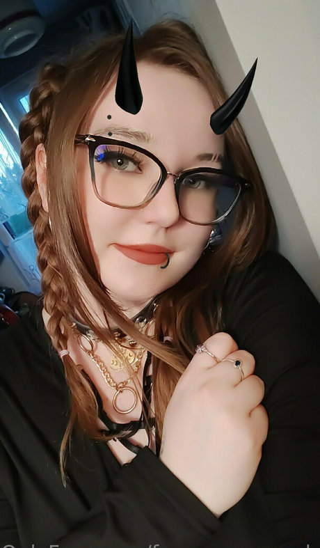 freemumacosplay adult model img