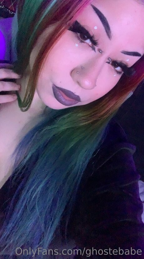 ghostebabe hot actress pics