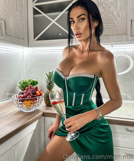 mari mis Photo Gallery