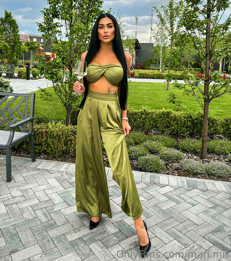 mari mis star adult img