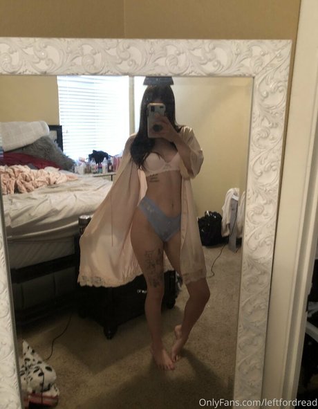 leftfordread model free galleries