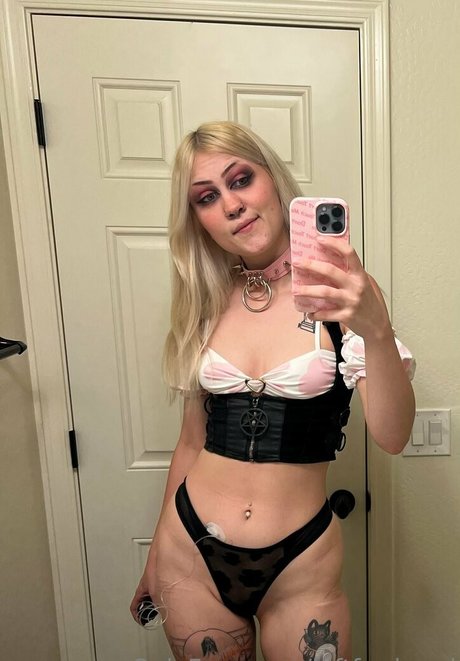 leftfordread pornstar naked photo