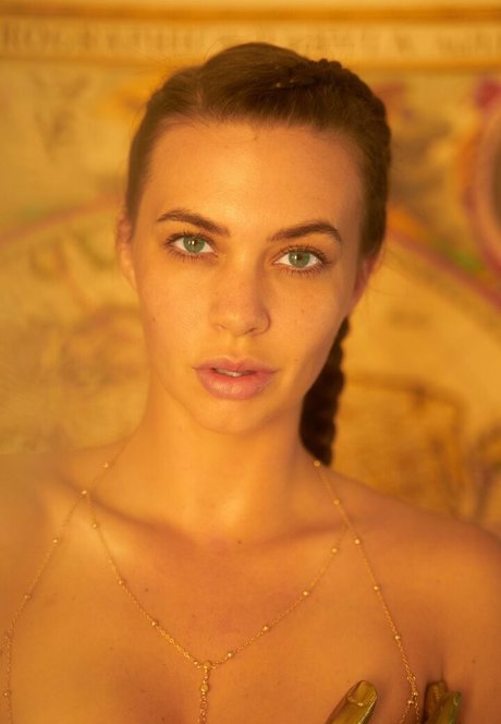 withlovesaraxo model free photo