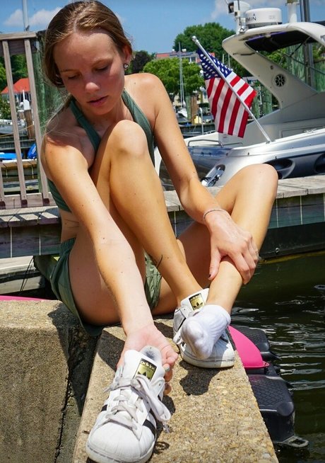 huge fake tits onlyfans pretty archive