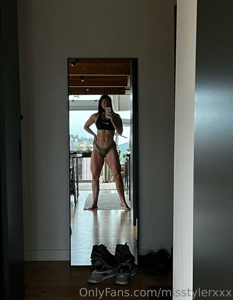 misstylerxxx exclusive model image