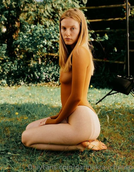 Daryna Kravchenko naked model img