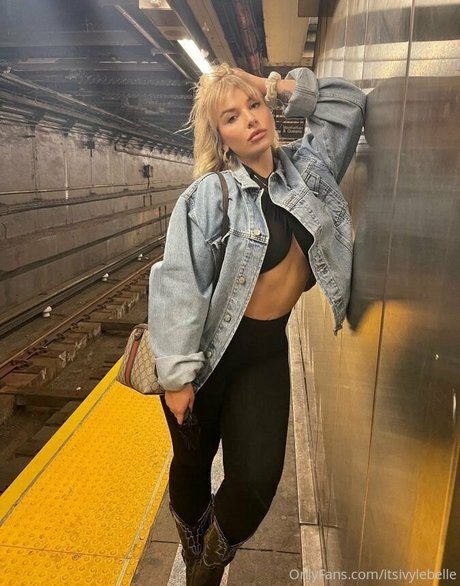 leather leggings onlyfans hot nude pics